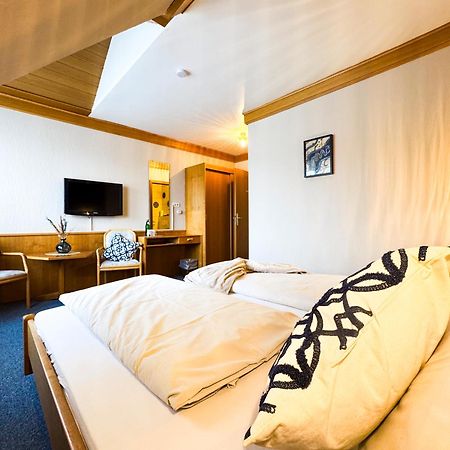 Hotel Guelser Weinstube Κόμπλεντς Εξωτερικό φωτογραφία
