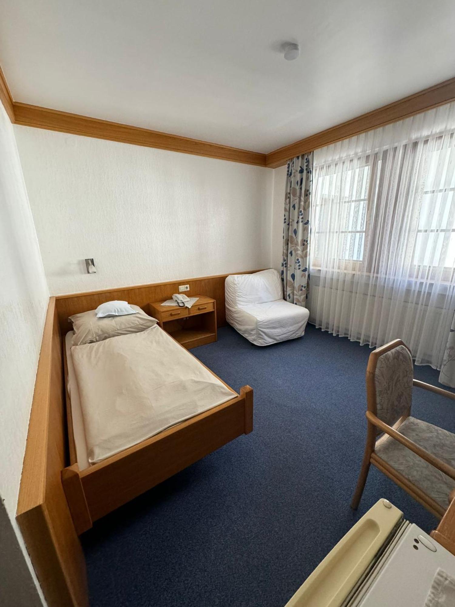 Hotel Guelser Weinstube Κόμπλεντς Εξωτερικό φωτογραφία