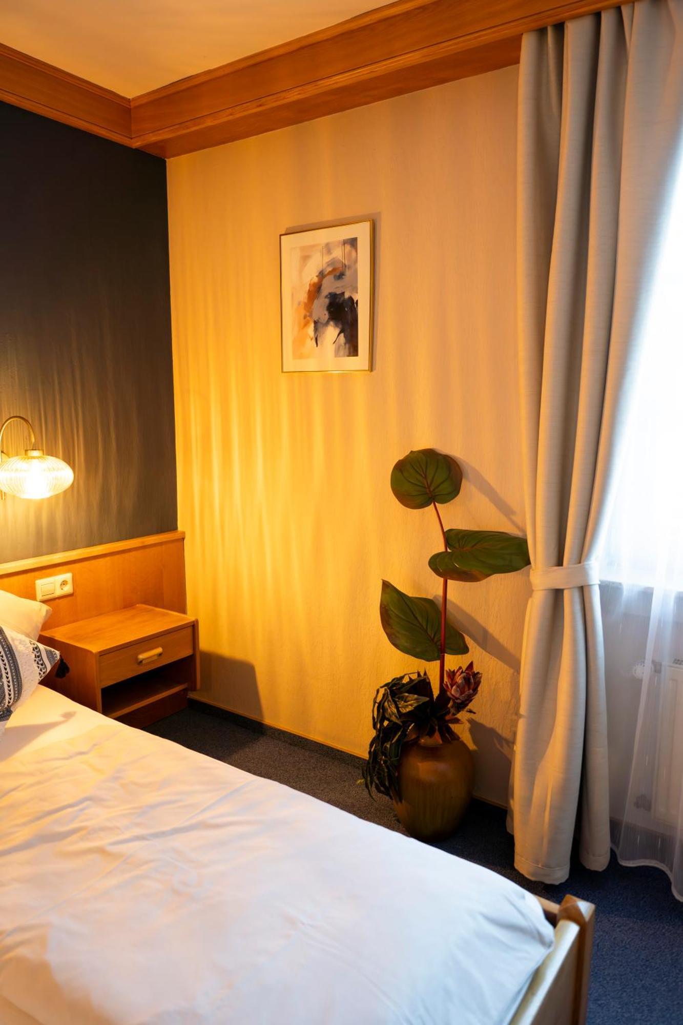 Hotel Guelser Weinstube Κόμπλεντς Εξωτερικό φωτογραφία