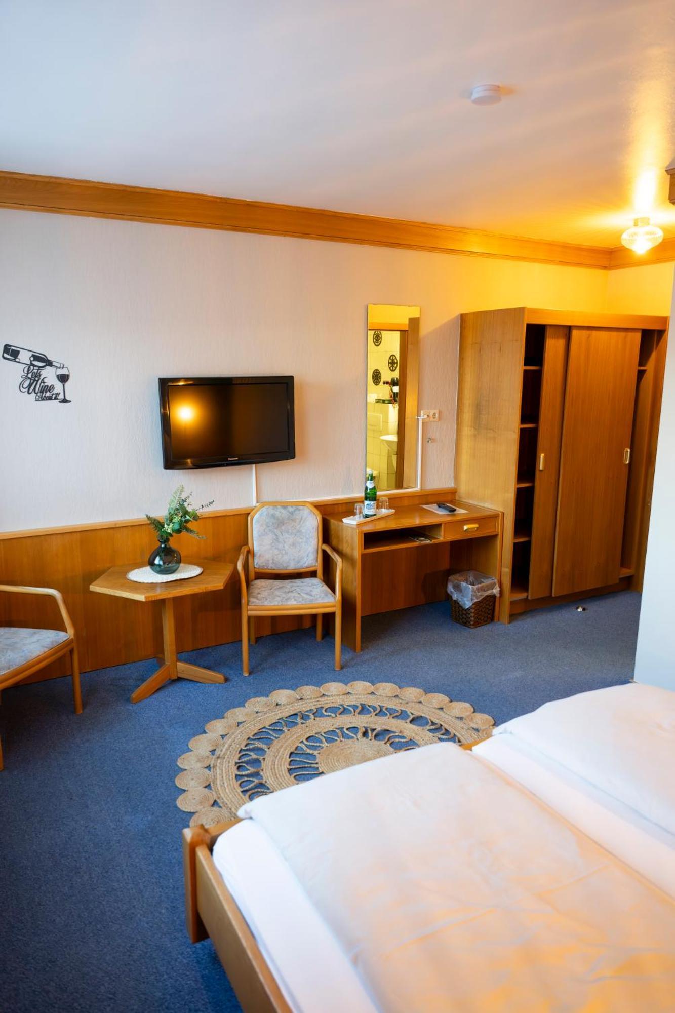 Hotel Guelser Weinstube Κόμπλεντς Εξωτερικό φωτογραφία