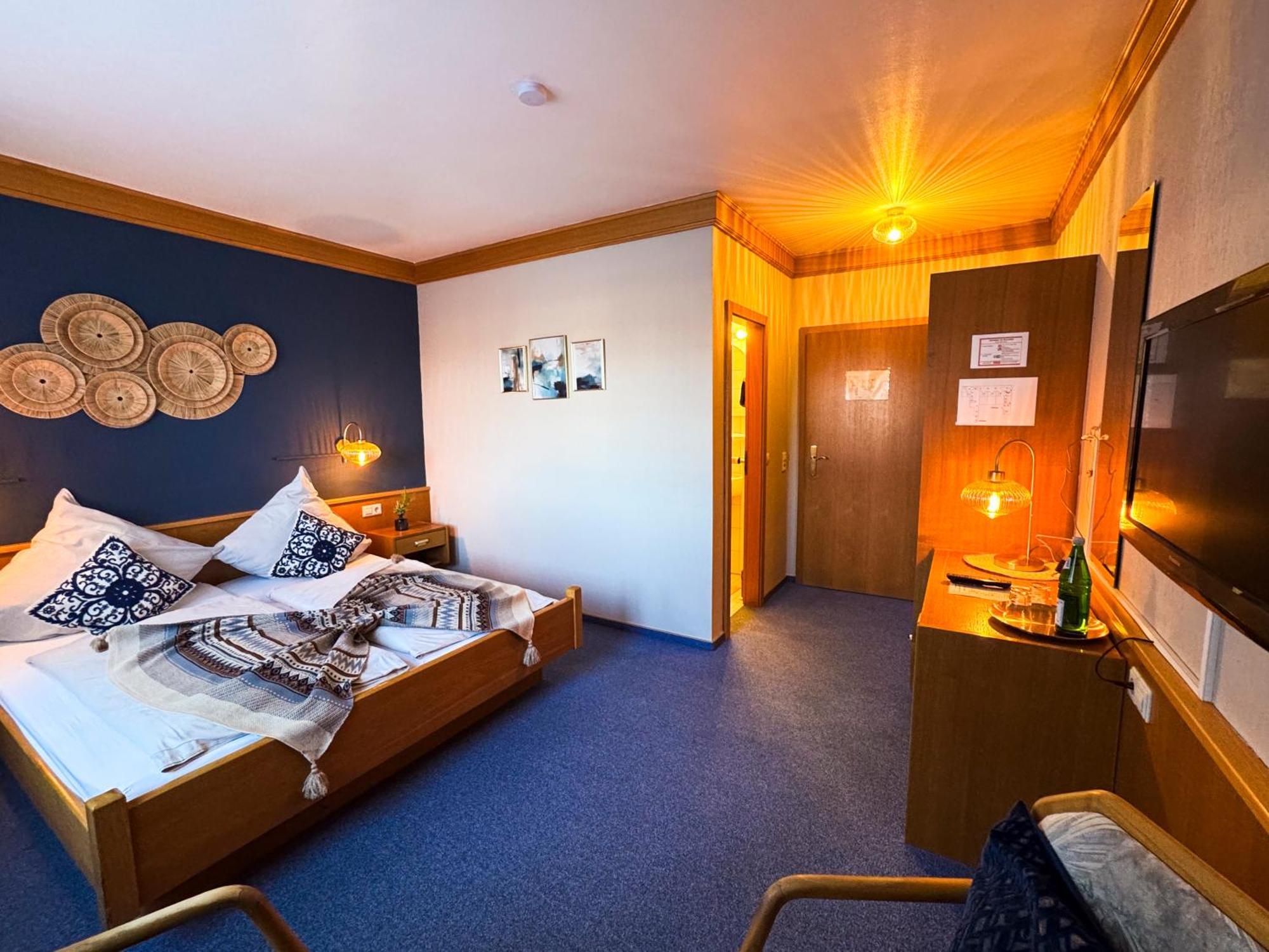 Hotel Guelser Weinstube Κόμπλεντς Εξωτερικό φωτογραφία