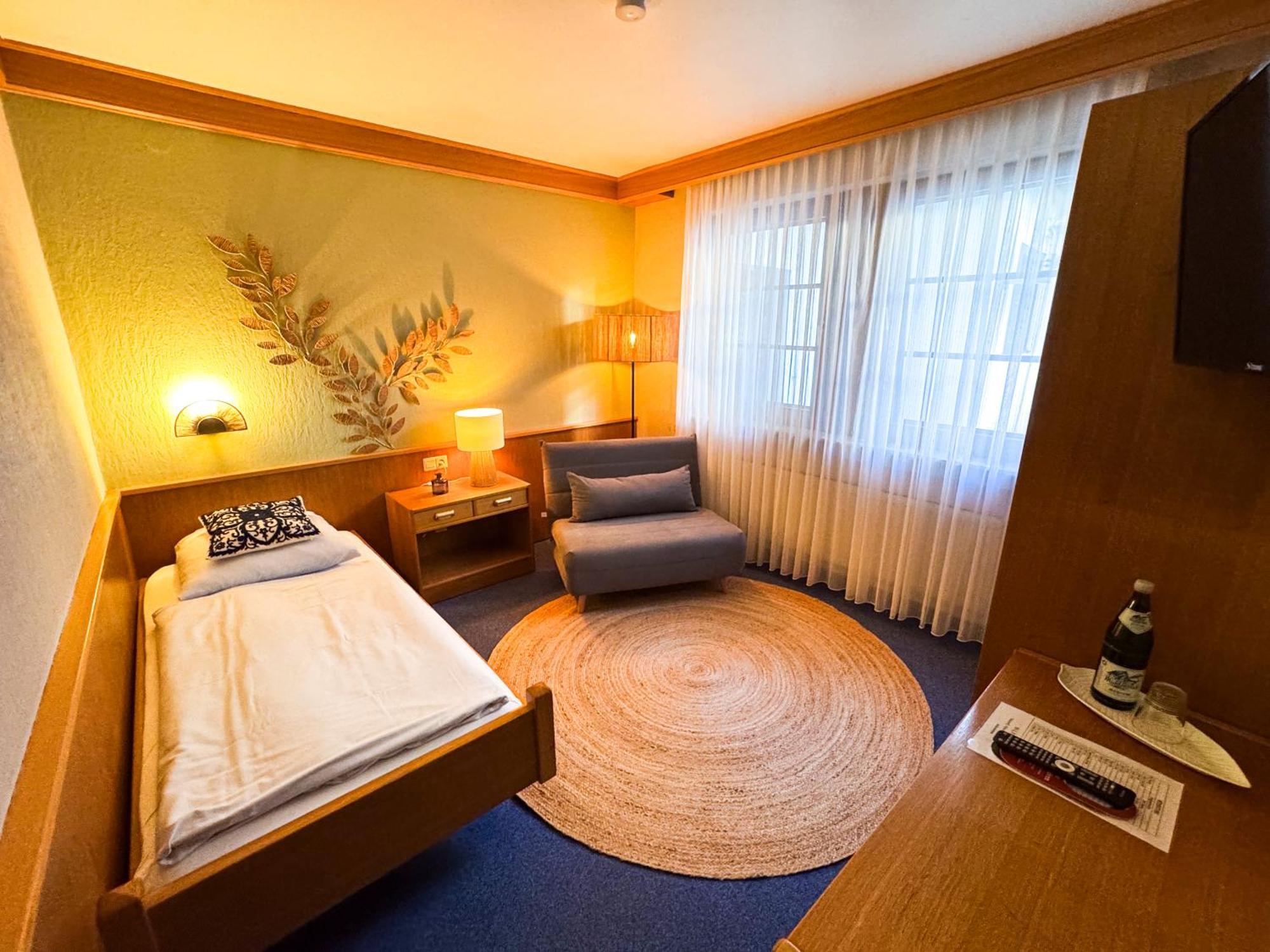 Hotel Guelser Weinstube Κόμπλεντς Εξωτερικό φωτογραφία