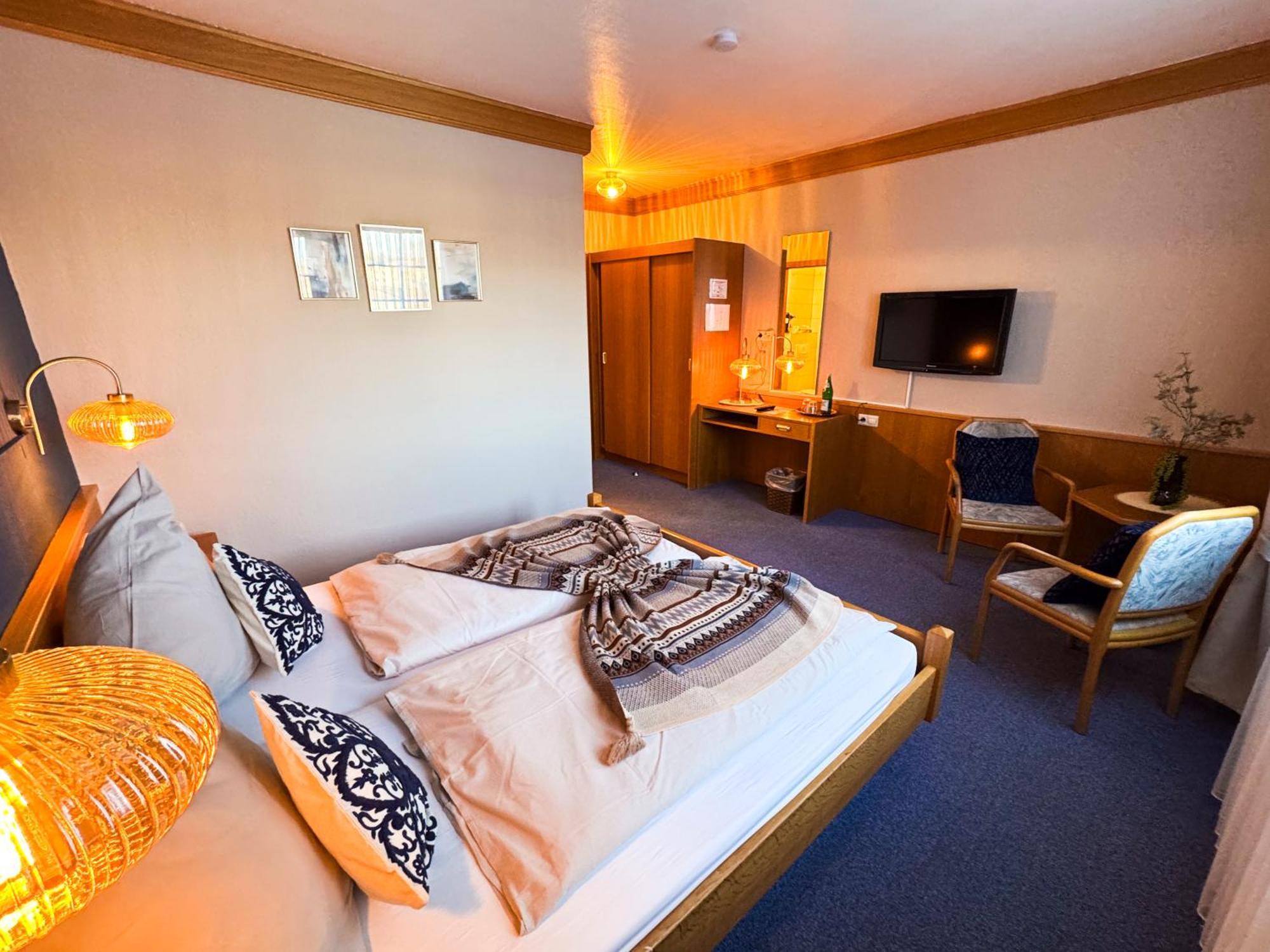 Hotel Guelser Weinstube Κόμπλεντς Εξωτερικό φωτογραφία