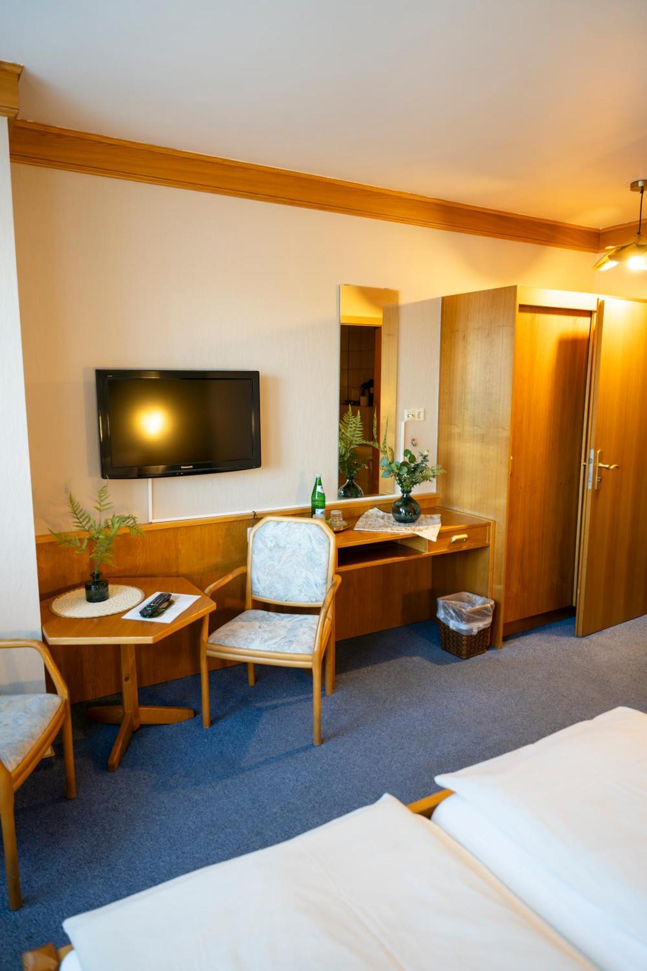 Hotel Guelser Weinstube Κόμπλεντς Εξωτερικό φωτογραφία