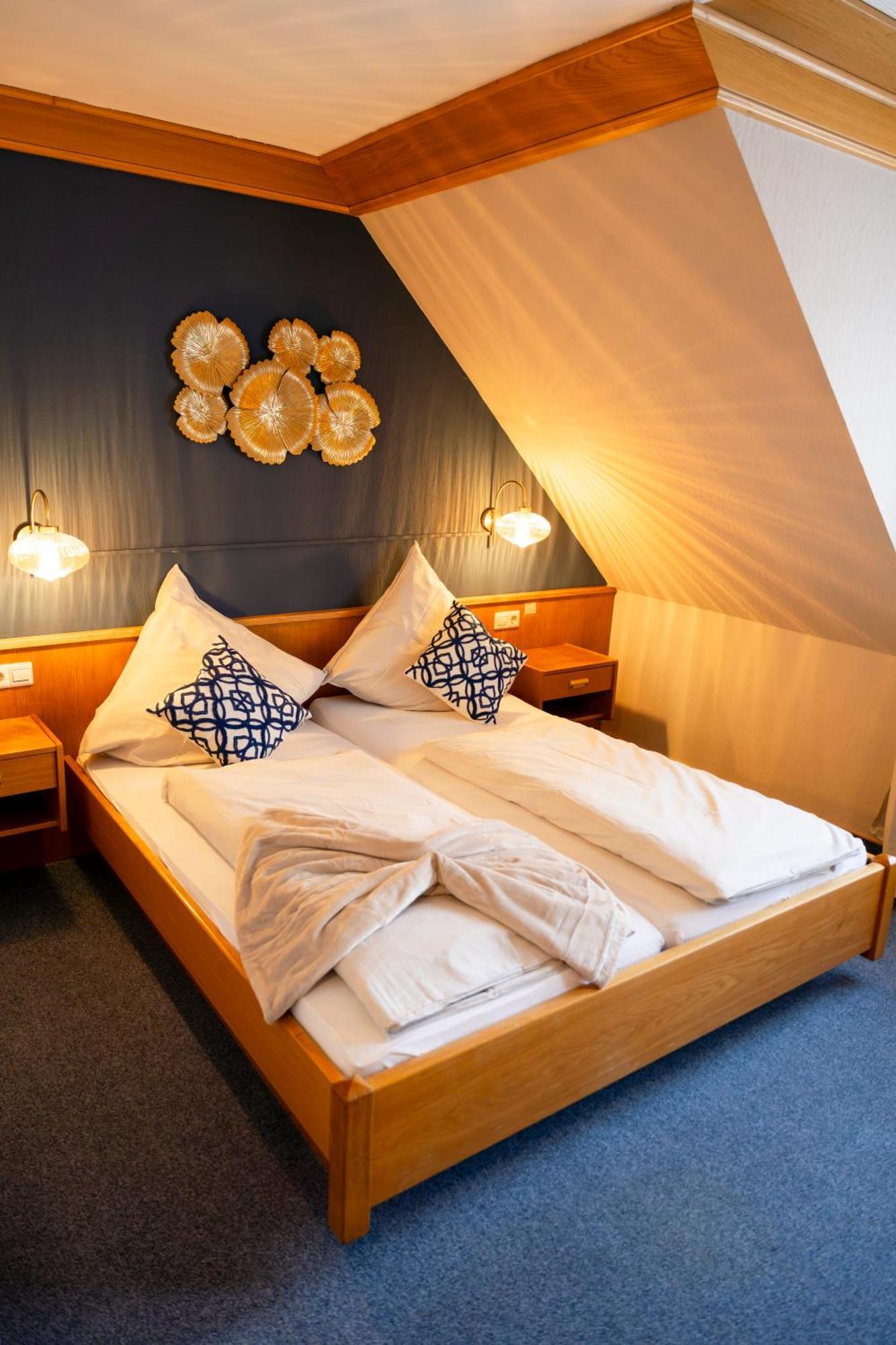 Hotel Guelser Weinstube Κόμπλεντς Εξωτερικό φωτογραφία