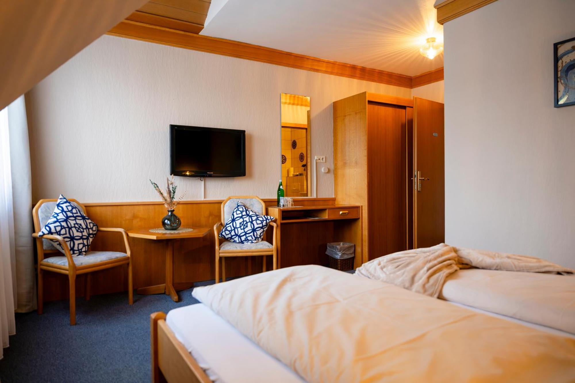 Hotel Guelser Weinstube Κόμπλεντς Εξωτερικό φωτογραφία